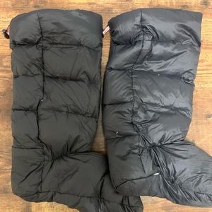 Hunter boots down socks